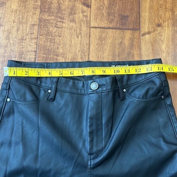 BLANKNYC Women's The Principle Mid Rise Vegan Leather Skinny Pants - Picture 9 of 15